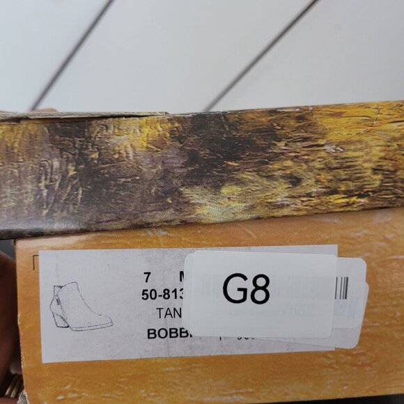 NEW Bella-Vita Bobbi Womens 7M Tan Ankle Booties Zipper & Stacked Heel/ 7CT - Picture 9 of 9